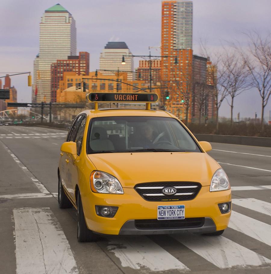  Kia Rondo Taxi 2007 года  (фото 41 из 45)